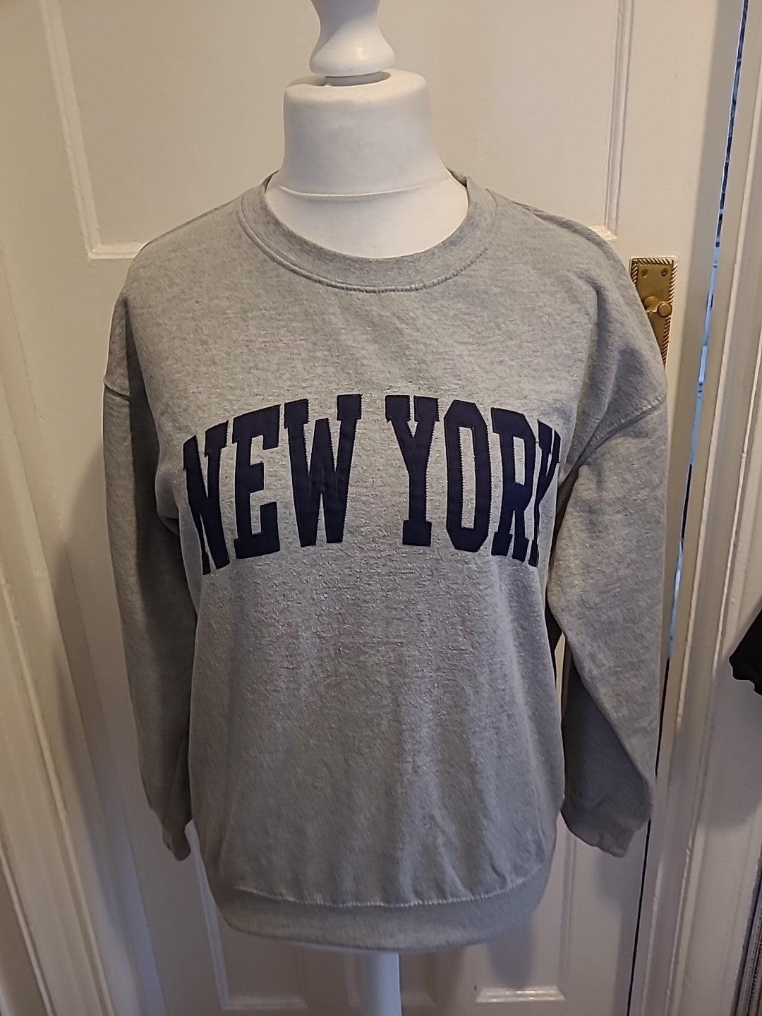 Ladies New York Popular Size Medium Pullover Jumper