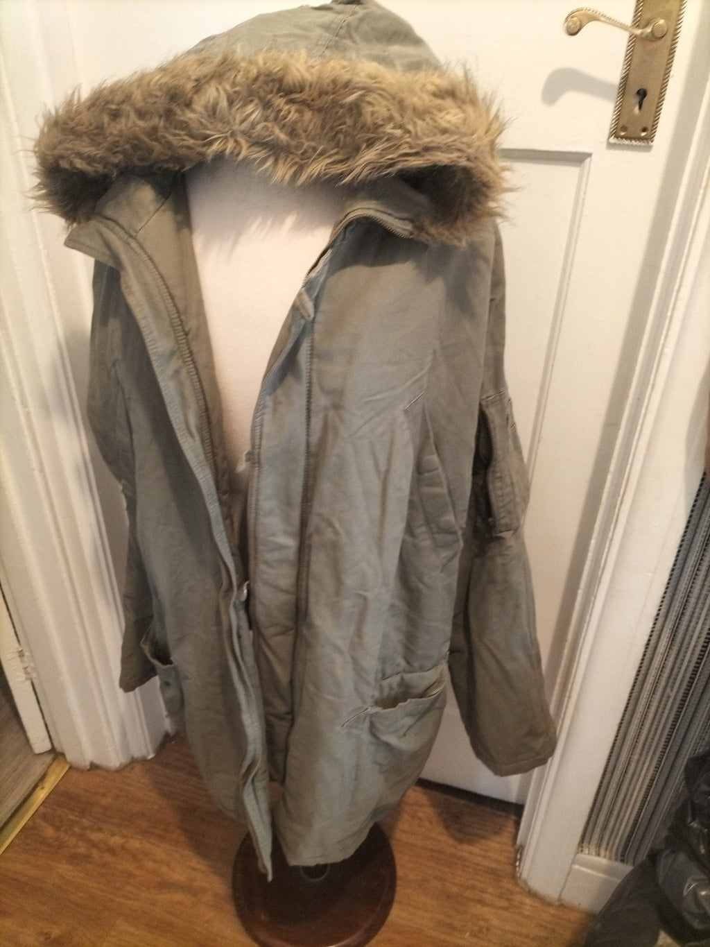 Mens Lee Cooper Size XL Khaki Lined Long Sleeved Faux Fur Hood Coat
