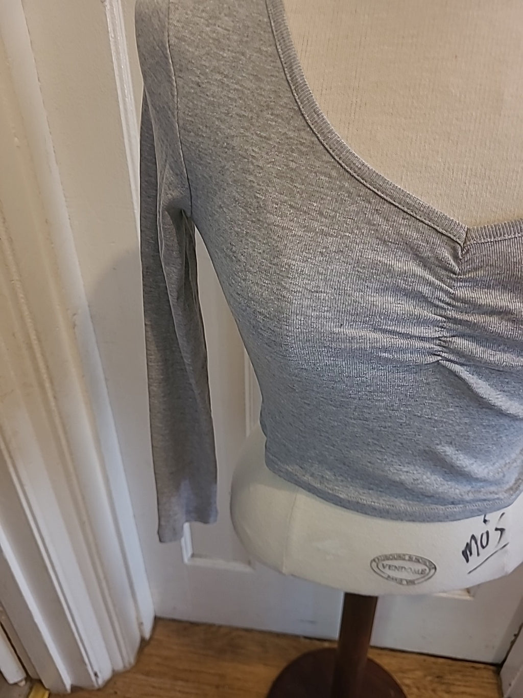 Ladies Softies Size S-M Grey Long Sleeved Crop Top