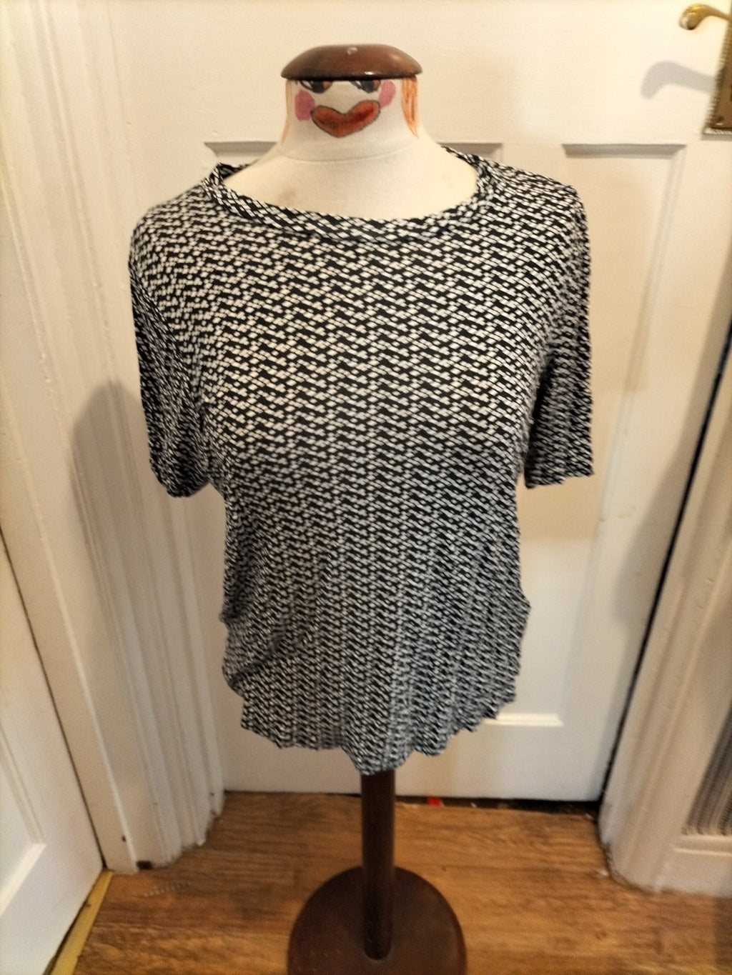 Ladies Marks And Spencer Size 14 Navy And White Diamond Pattern Short Sleeved...
