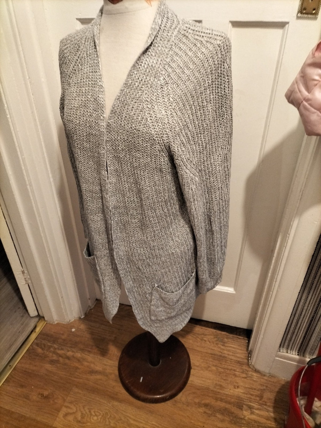 Ladies Papaya Size Small Grey Long Sleeved Knit Cardigan