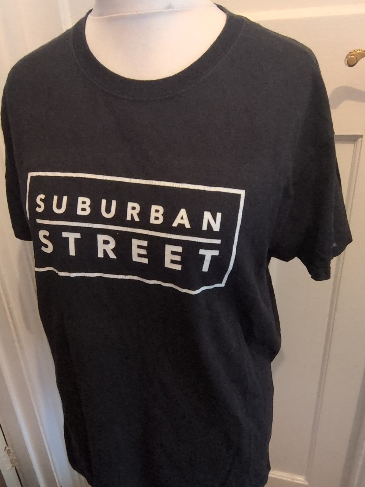 Gildan Large Black Suburban Street Print T-shirt