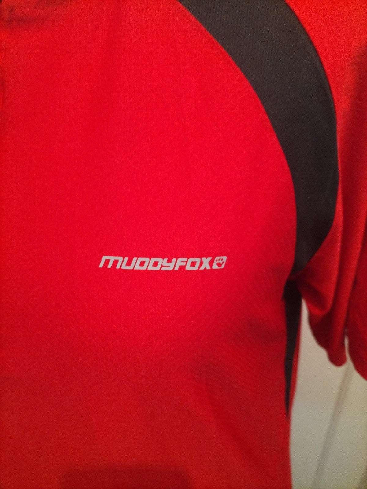 Mens Muddyfox Size XL Red Short Sleeved Cycling Jersey