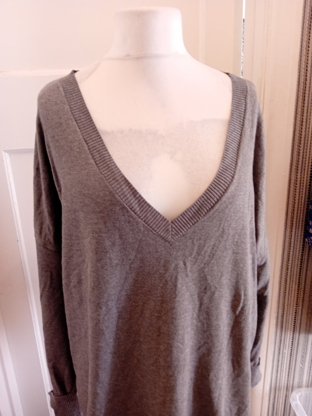 Bodyflirt Large Grey V Neck Long Sleeve Jumper