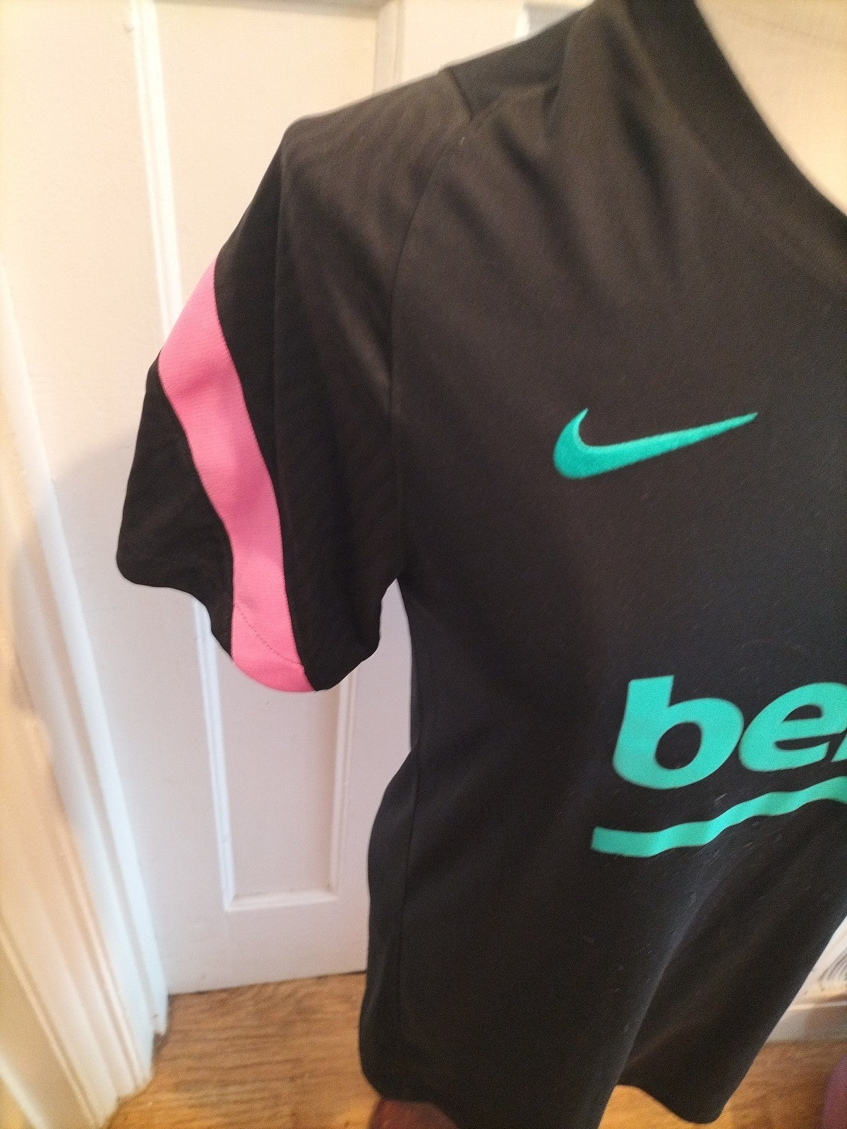 Mens Size Small Barcalona Shirt