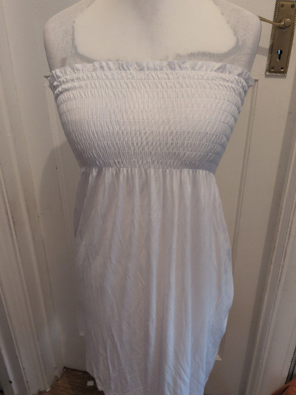M/L White Bubble hem Sleeveless Strapless Dress Midi