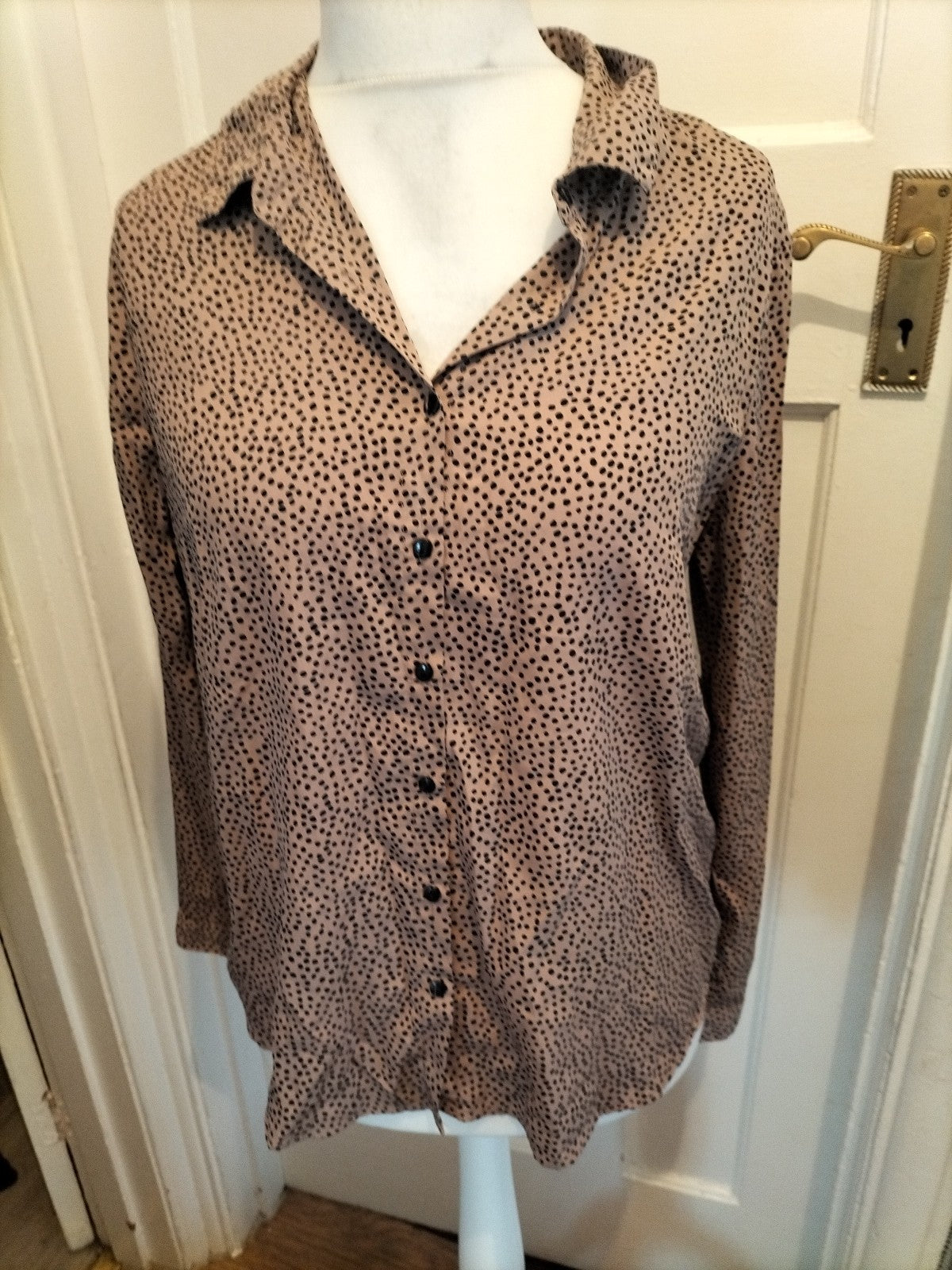 Ladies M&Co Size 14 Brown And Black Buttoned Blouse