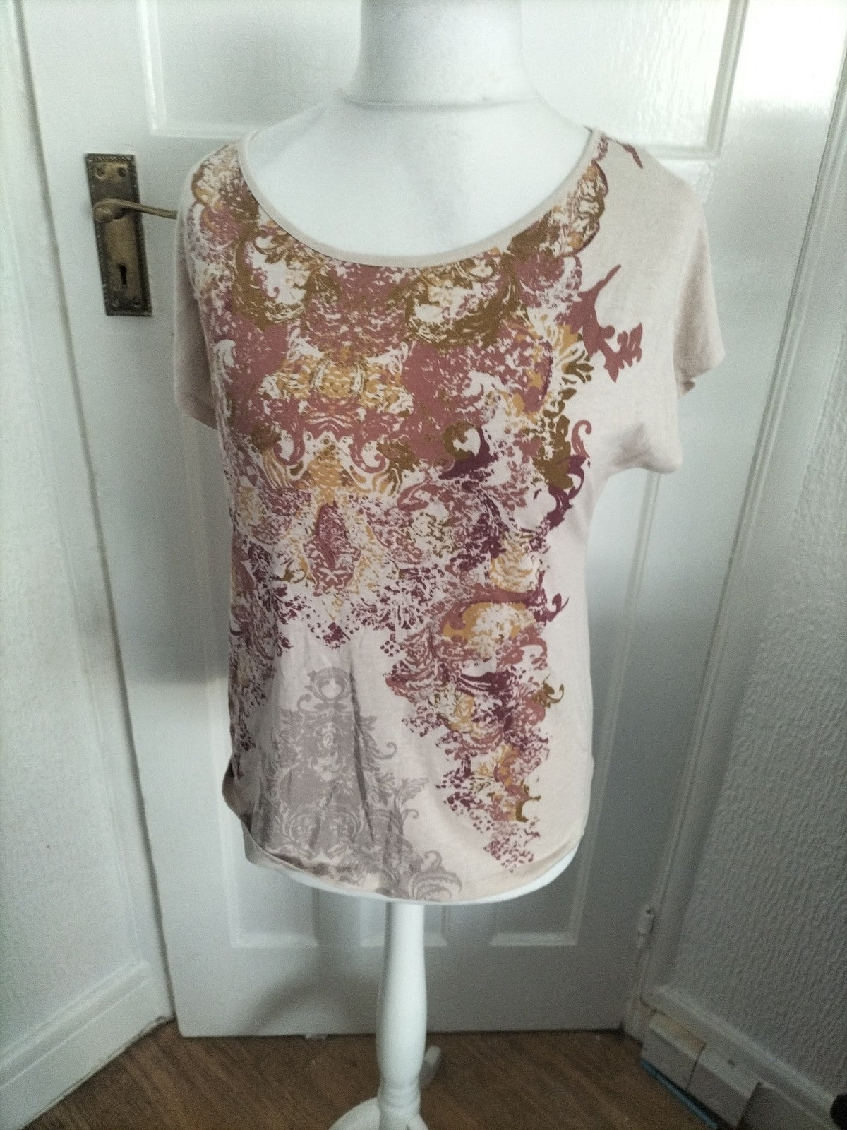 Ladies Autograph Size 12 Oatmeal Patterned Short Sleeved Blouse