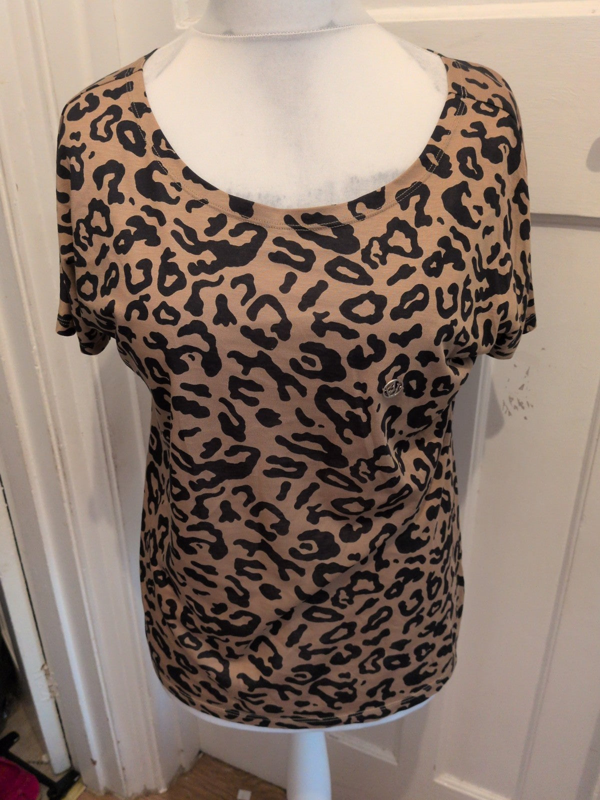 AJ Armani Jeans EU 42 Leopard Print Short Sleeve T-shirt