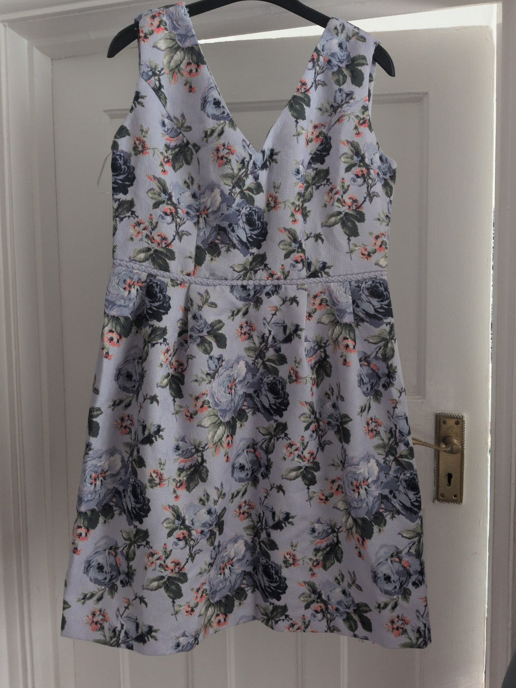 Oasis 14 Lilac And Green Floral Sleeveless V Neck Dress