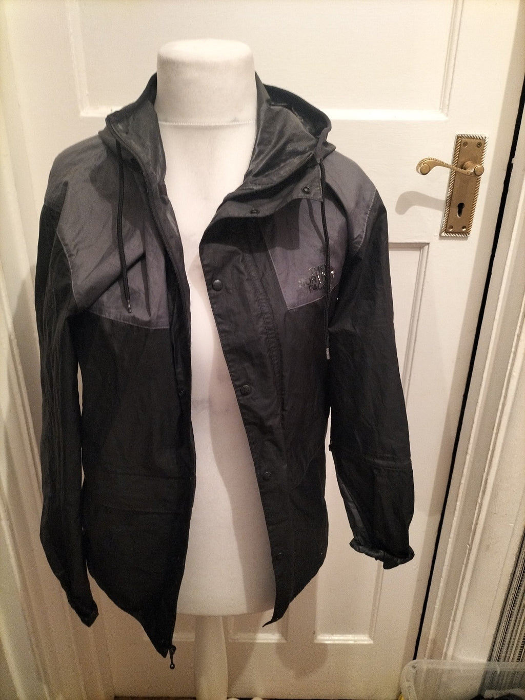 Mens The North Face Size M Black Rain Coat