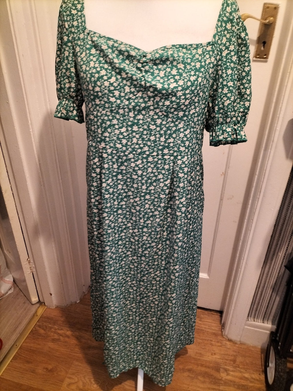 Ladies Shein Size XL Green Floral Split Hem Long Length Length Dress