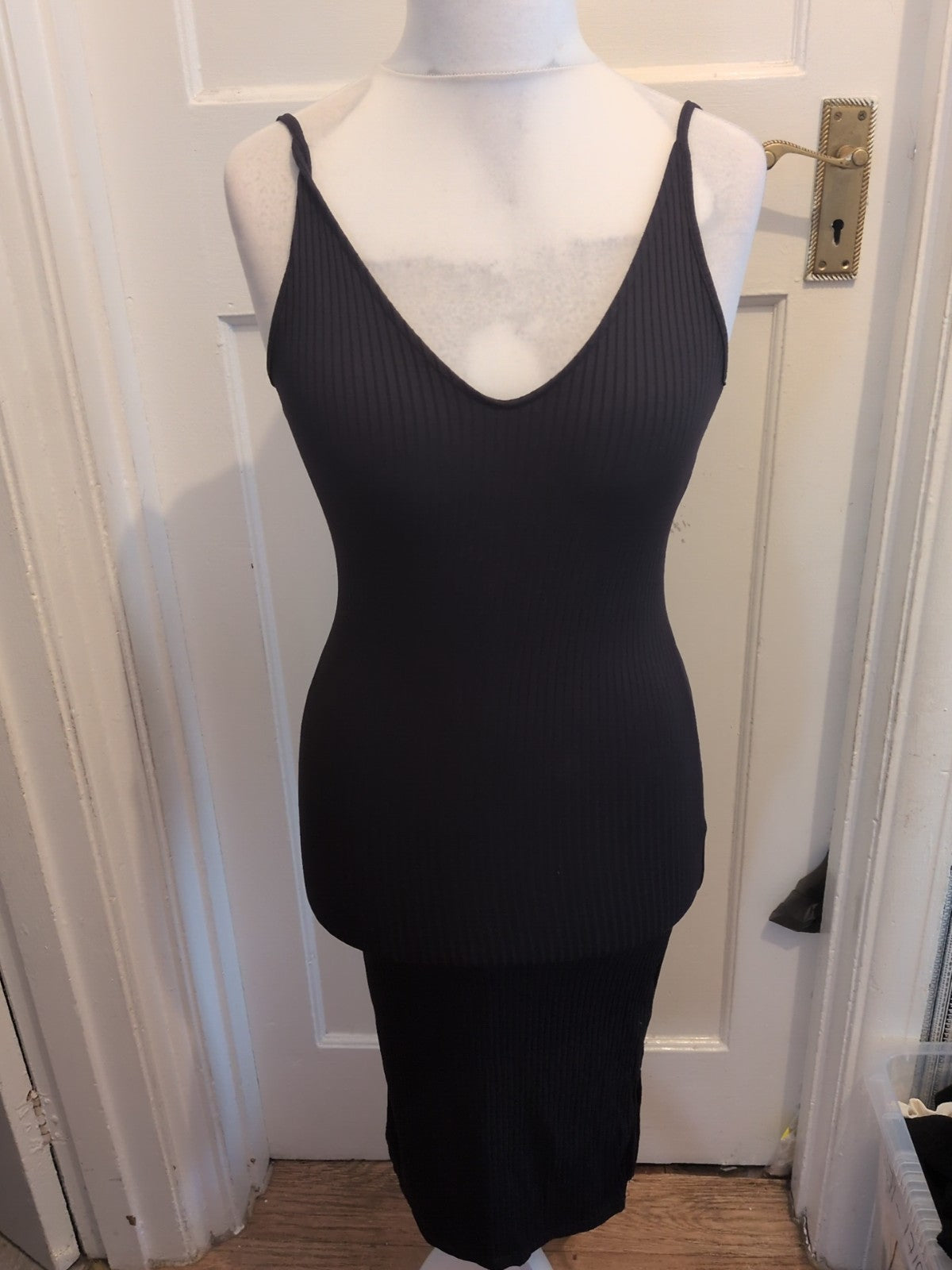 Ladies Size Small Black Ribbed V Neck Sleeveless Pencil Dress