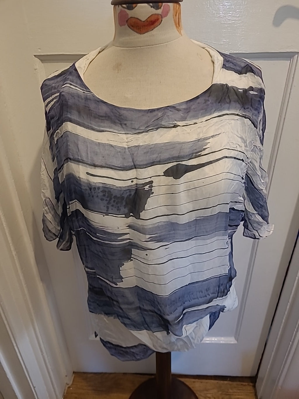Ladies Phase Eight Size Medium Blue And White Lined Blouse