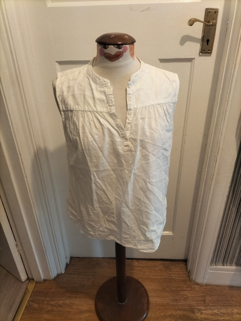 Ladies He Loves Me Size 12 White Sleeveless Tshirt
