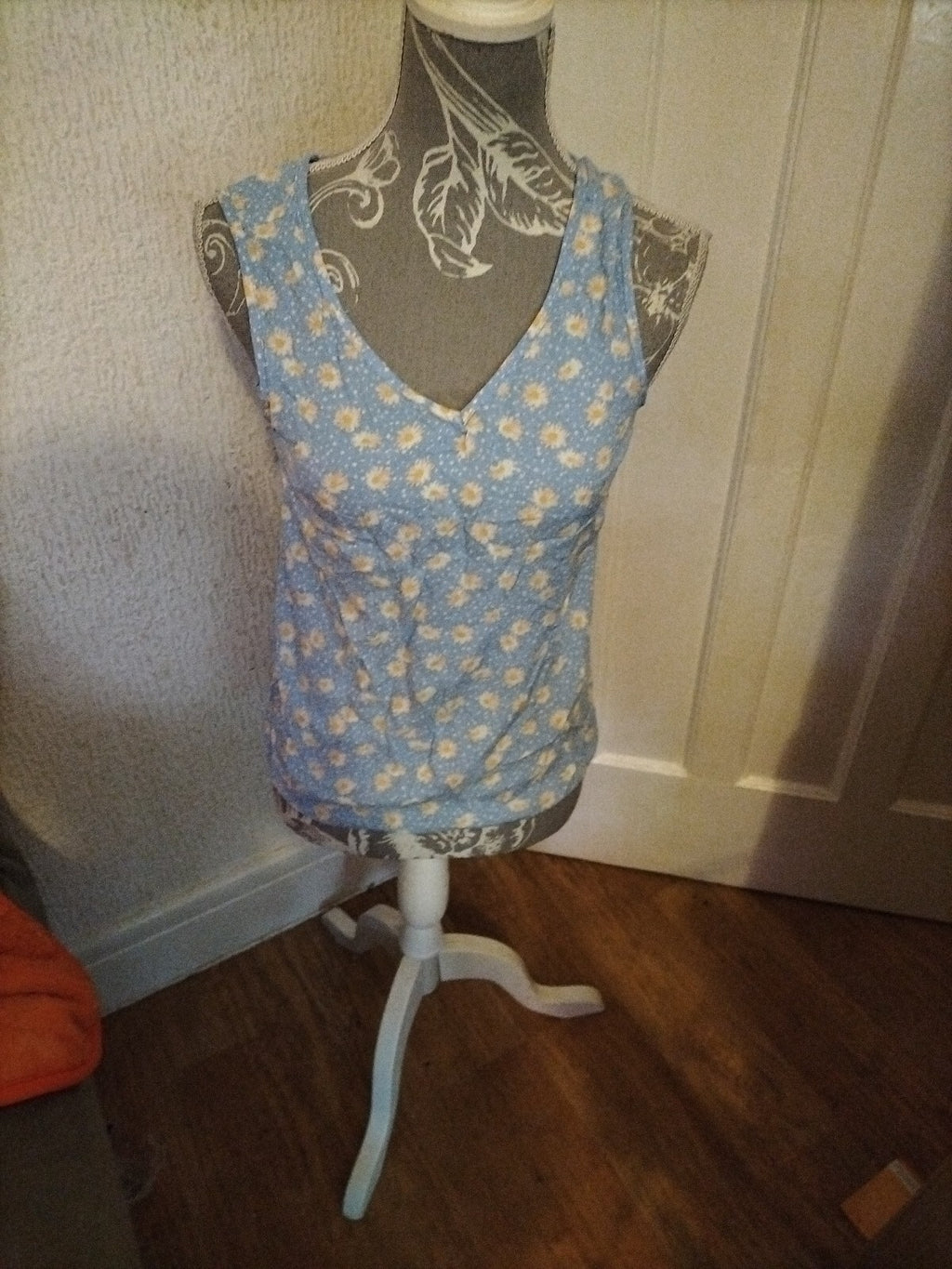 Ladies Dorothy Perkins Size 8 Daisy Sleeveless Top