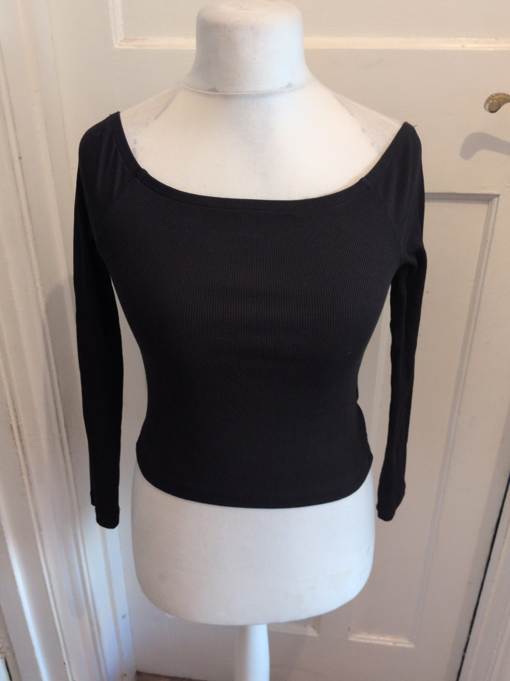 Ladies New Look Size 12 Black Long Sleeve Wide Neck Slash T-shirt
