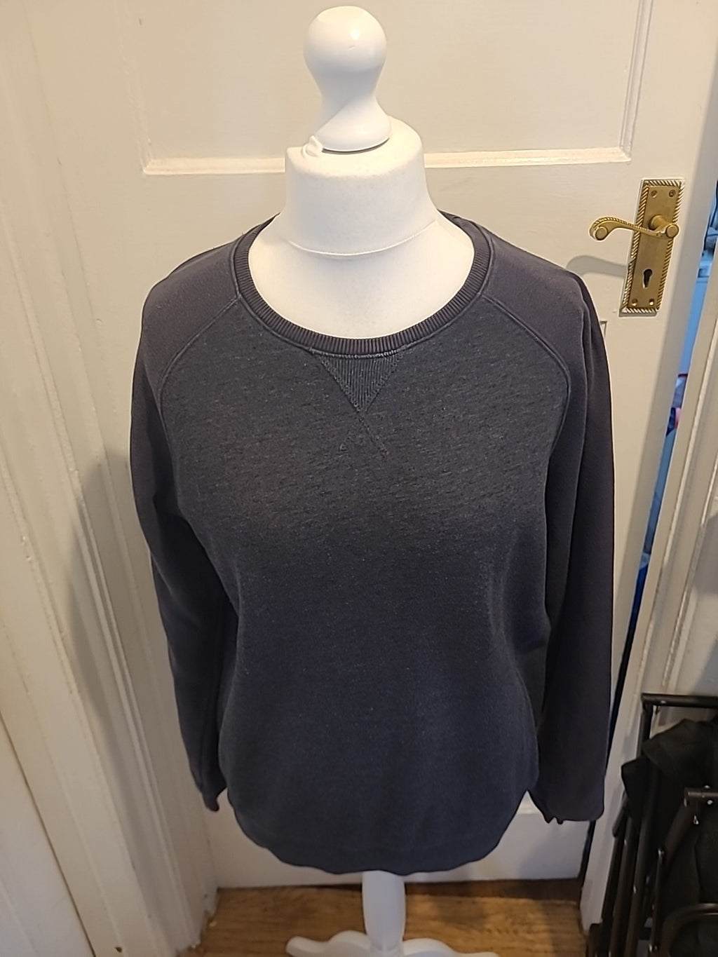 Mens Easy Size Large Navy Pullover Jumper