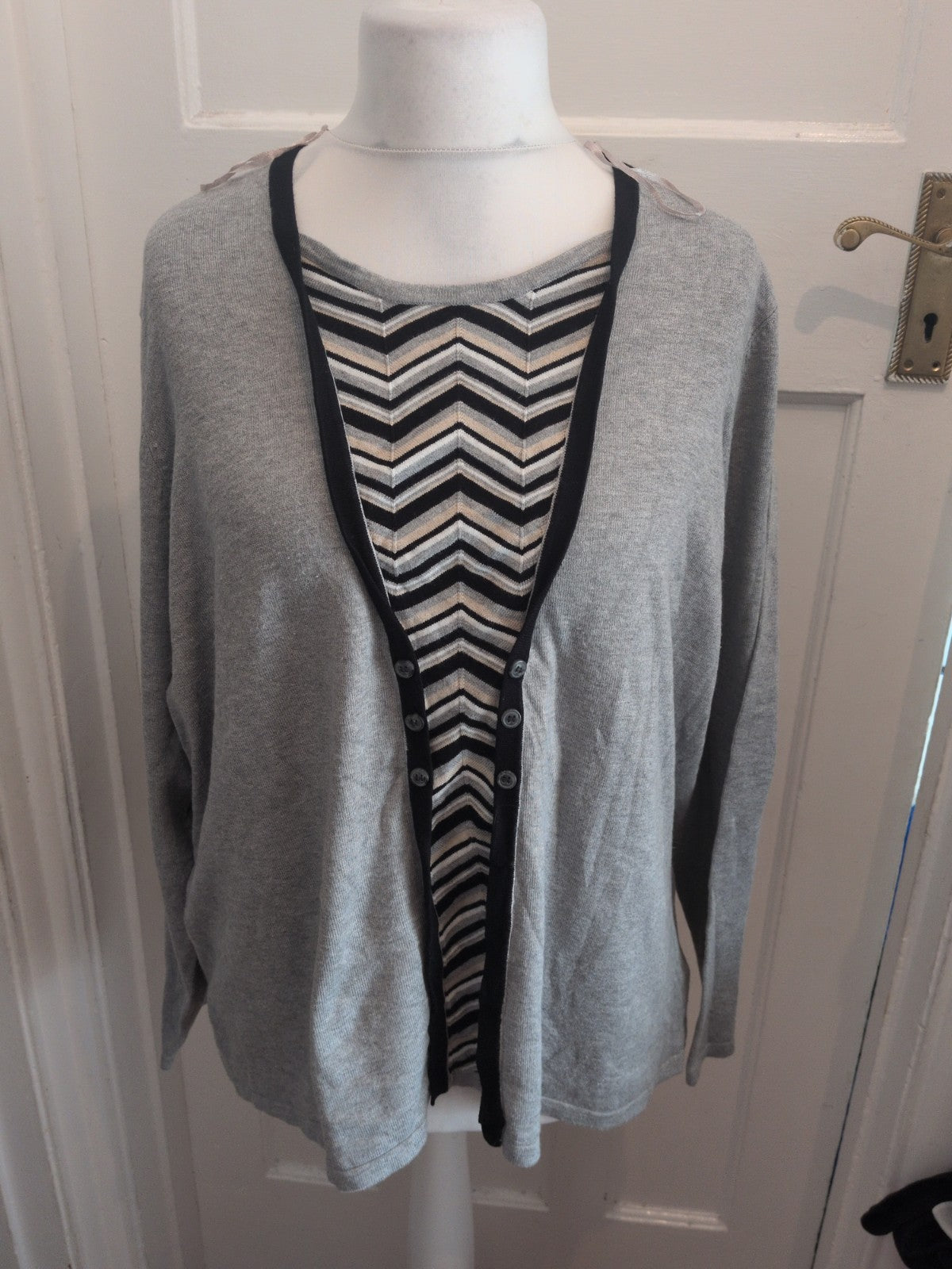 Love Knitwear 22 Grey Long Sleeved Jumper