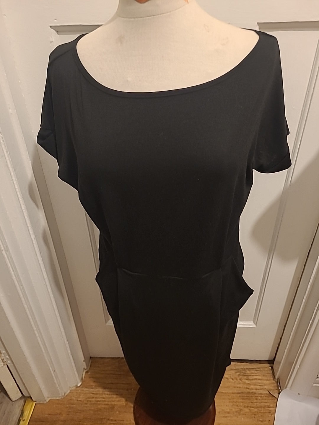 Ladies Shein Size XL Round Neck Short Sleeved Long Length Dress