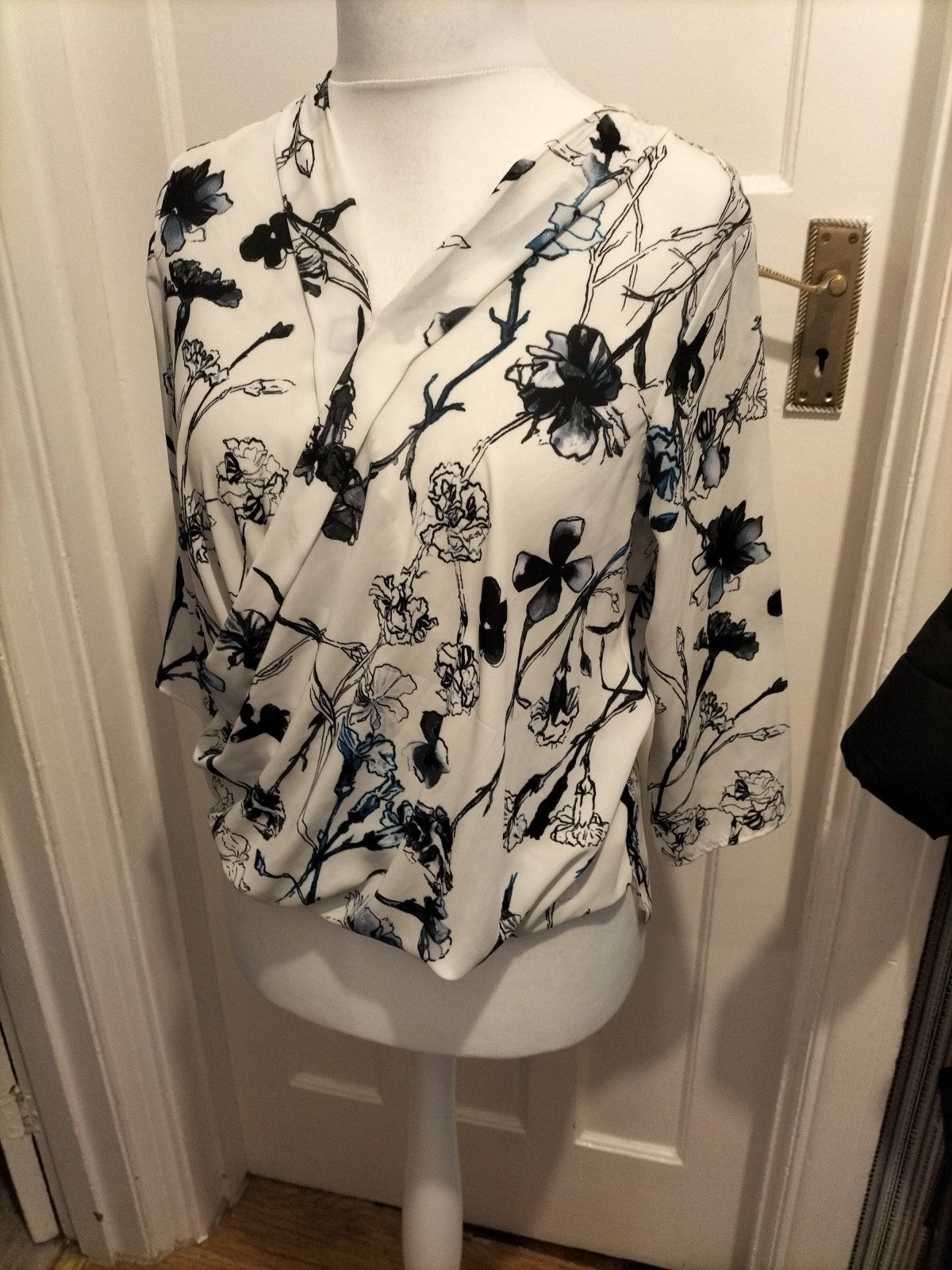 Ladies George 10 White And Blue 3/4 Sleeve Length Blouse
