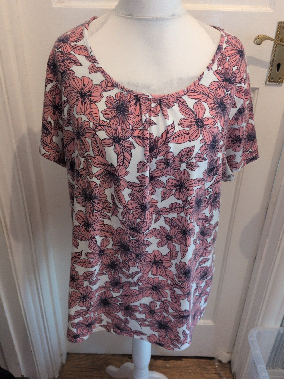 JD Williams 20 Purple Pink White Floral Short Sleeve Blouse T-shirt