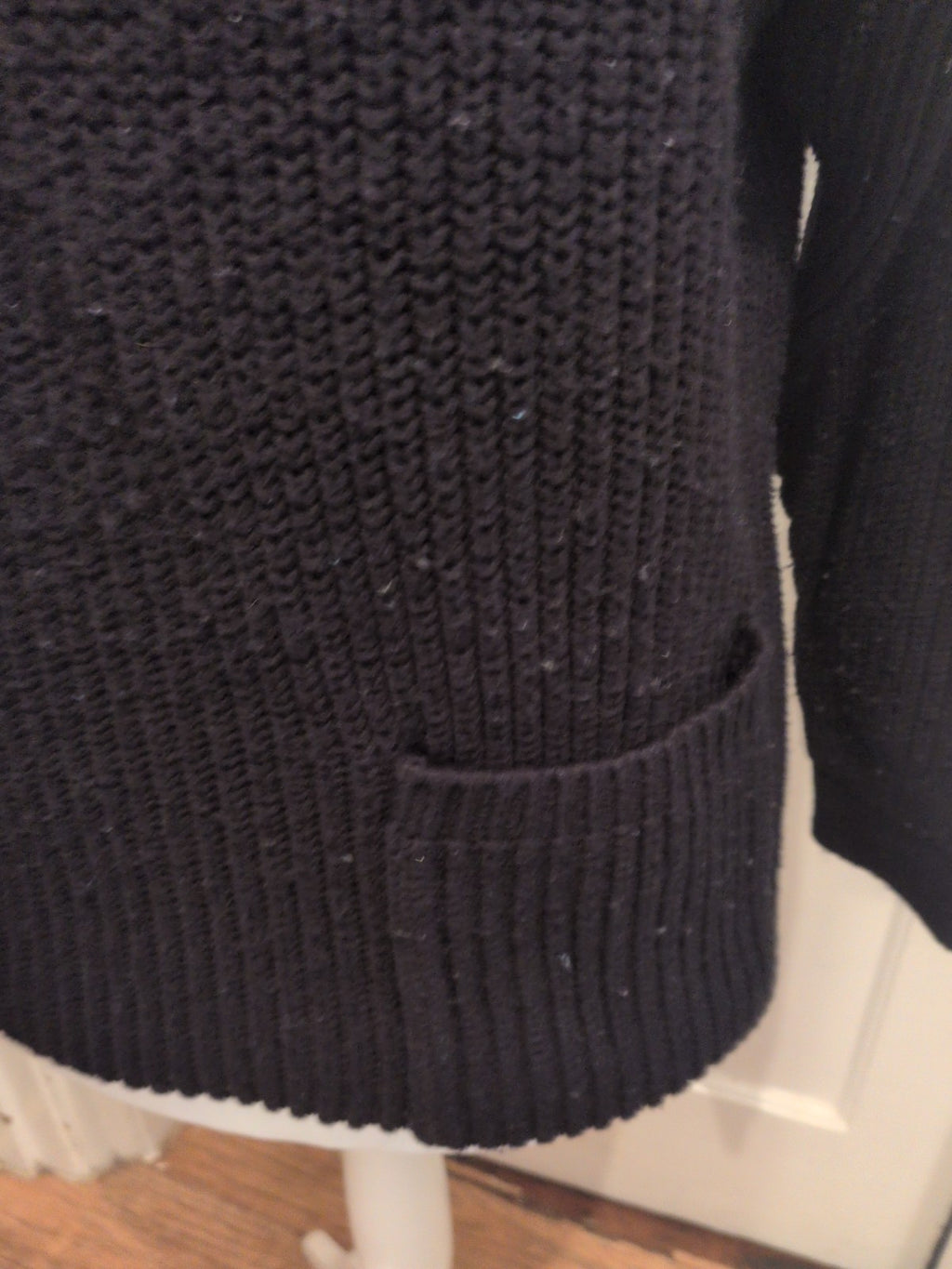 Contemporary Casuals Medium Black Knit Long Sleeve Jumper Collared