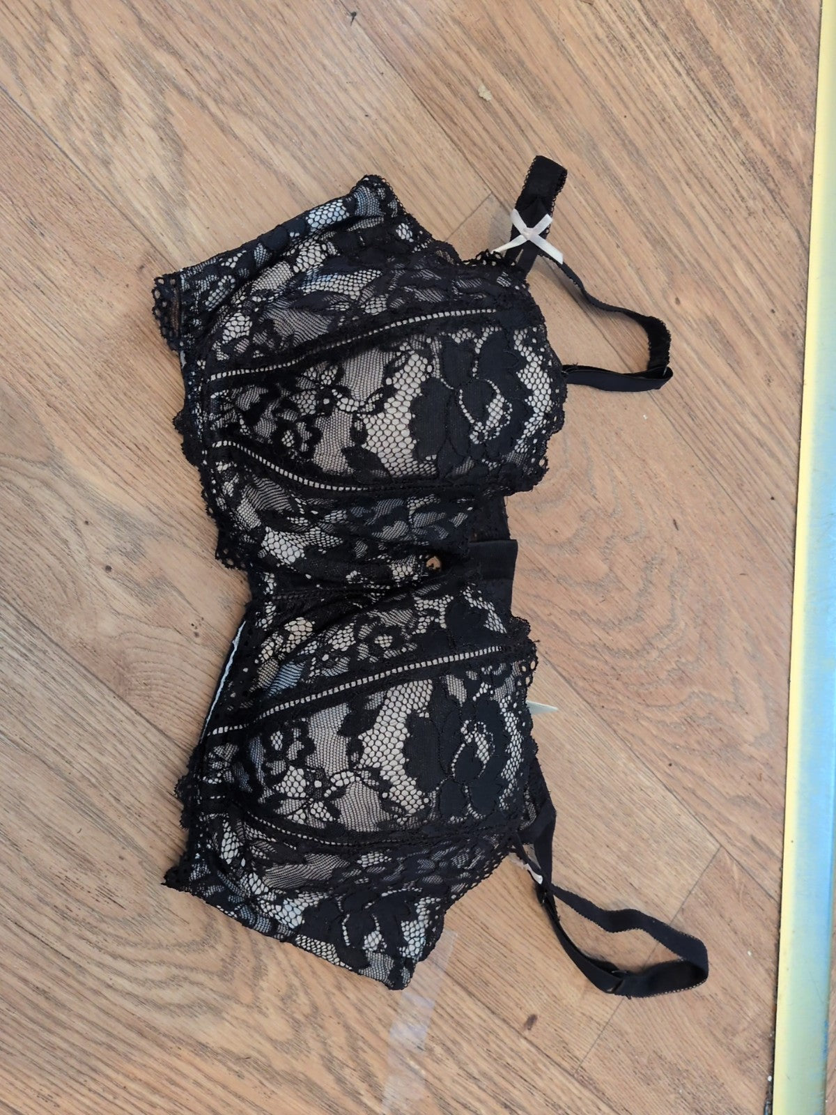 F&F 36c Black Lacey Padded Boned Wired Bra