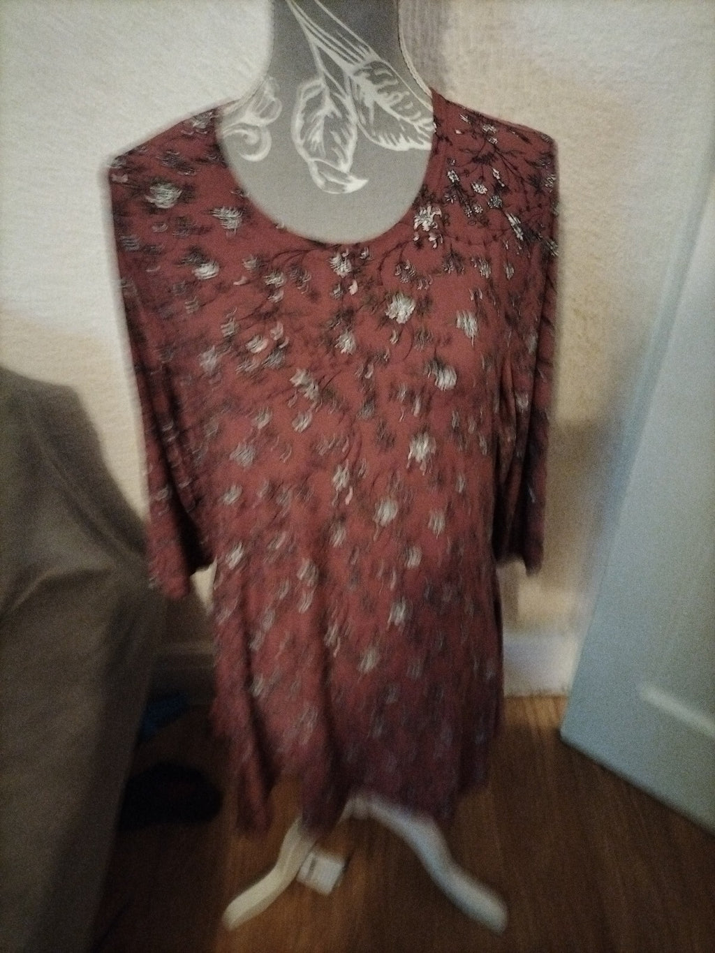 Ladies Emeliax Size Medium Ruby 3/4 Sleeved Dress