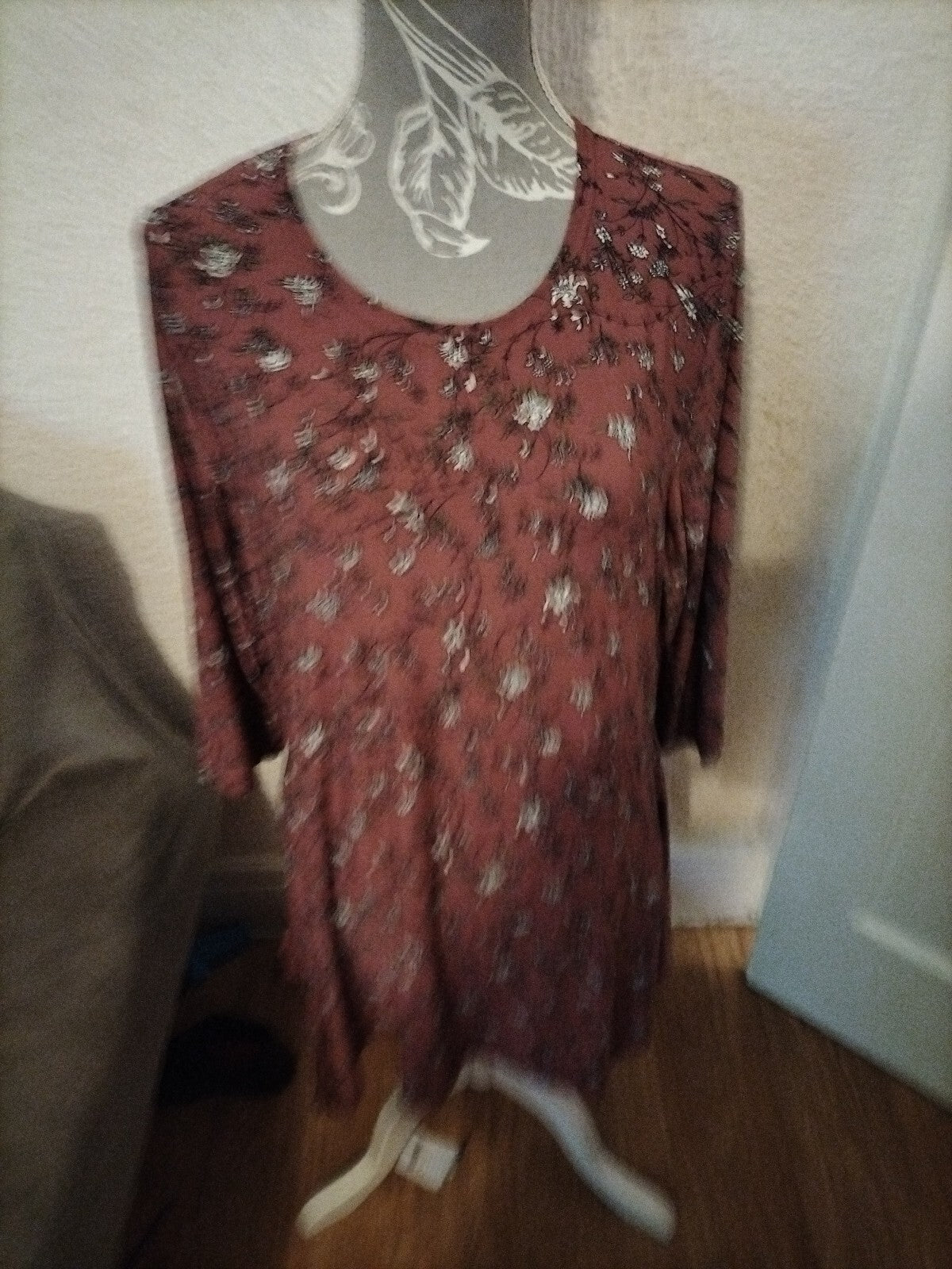 Ladies Emeliax Size Medium Ruby 3/4 Sleeved Dress