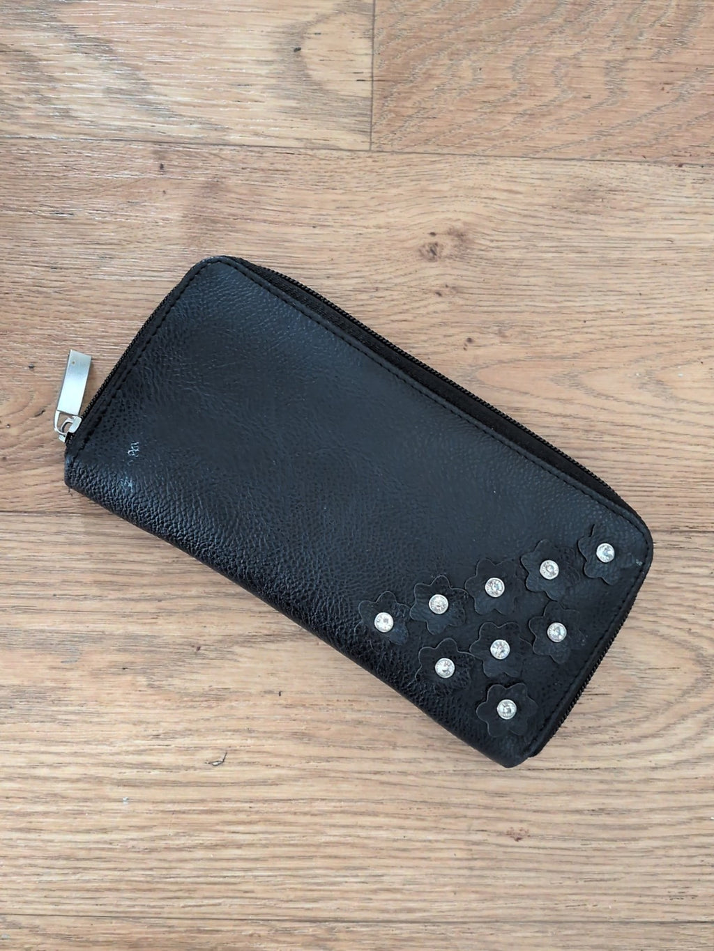 Ladies Black Zip Purse With Diamonte Detail