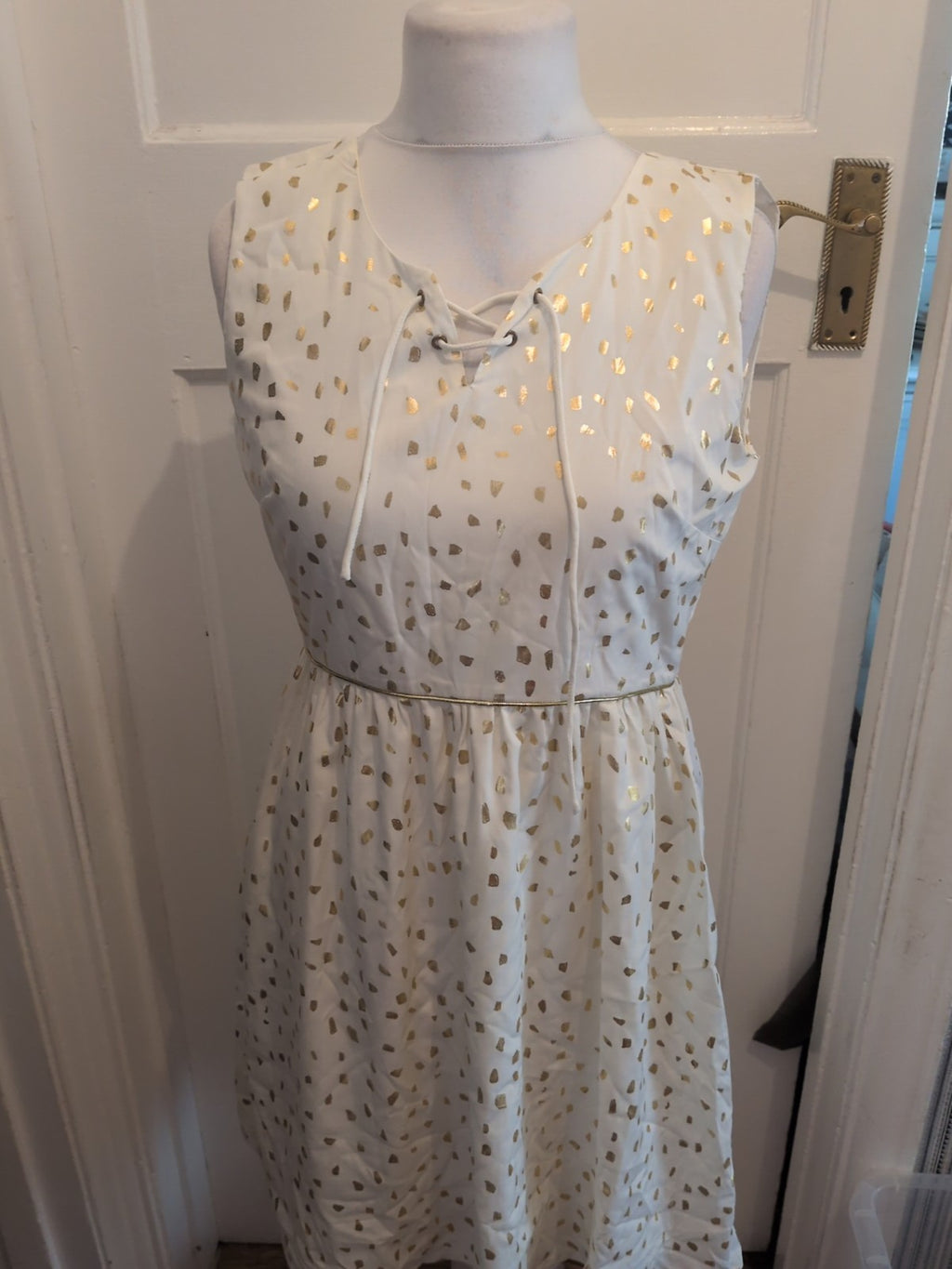 Ladies Yumi Size 10 Gold And White Flare Dress Sleeveless