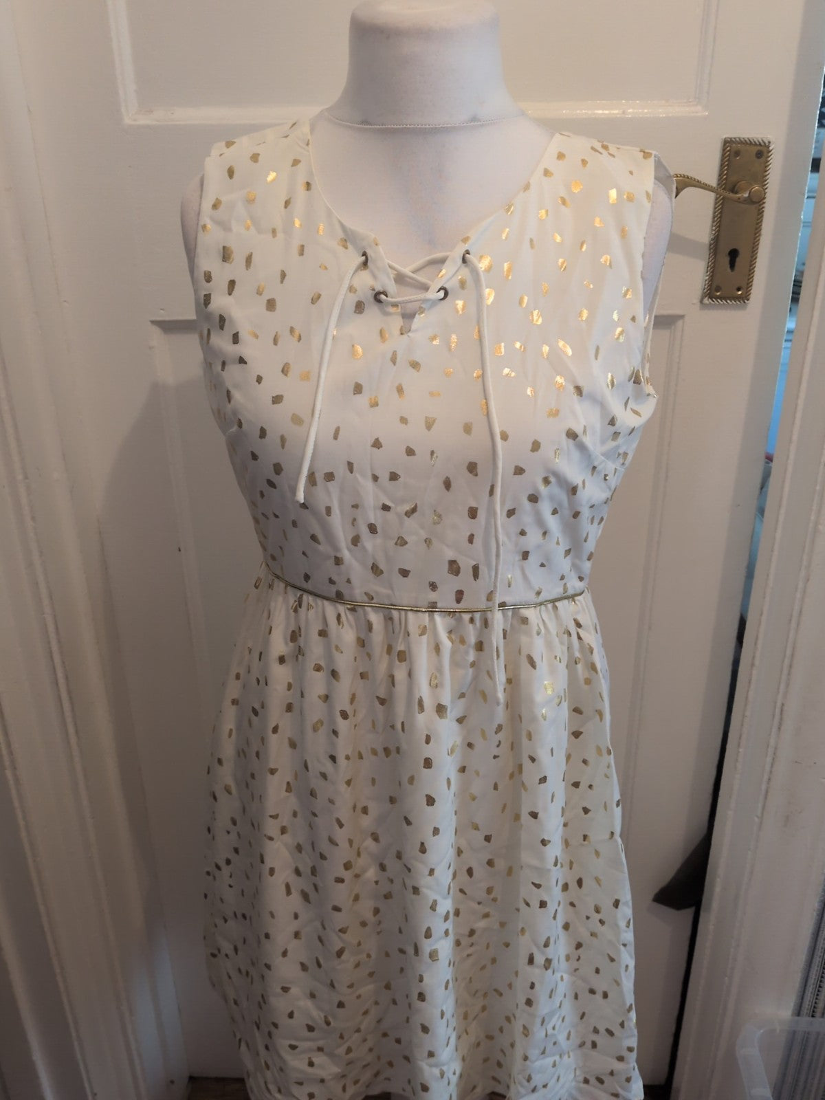 Ladies Yumi Size 10 Gold And White Flare Dress Sleeveless