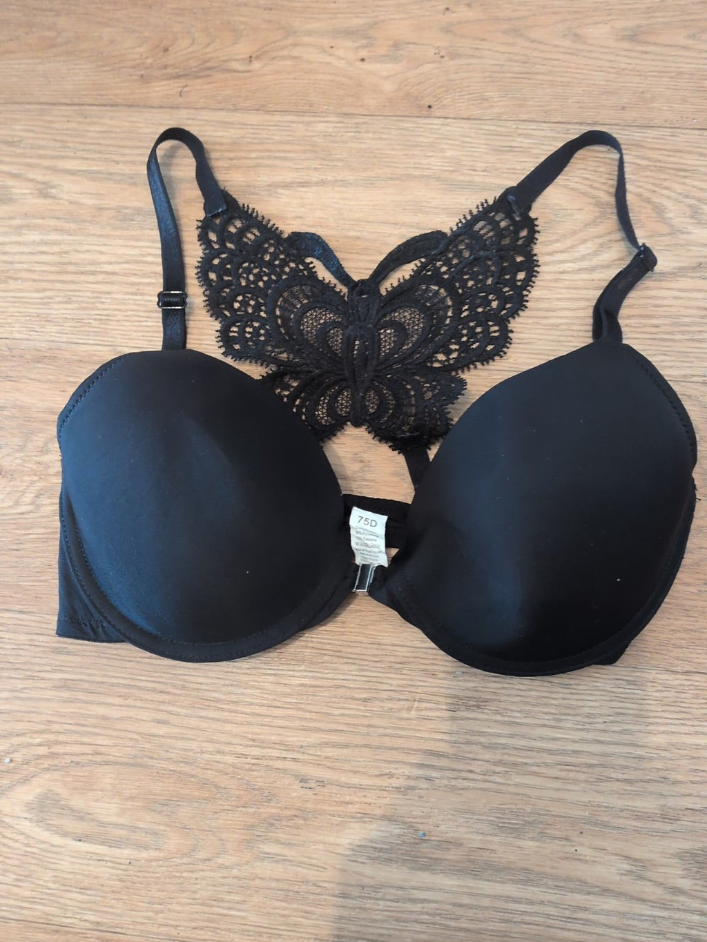 75D Black Wired And Padded Bra With Lace Back