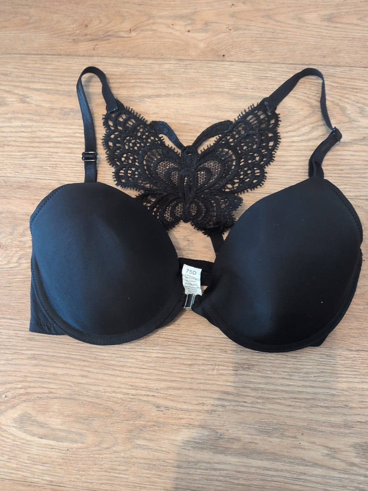75D Black Wired And Padded Bra With Lace Back