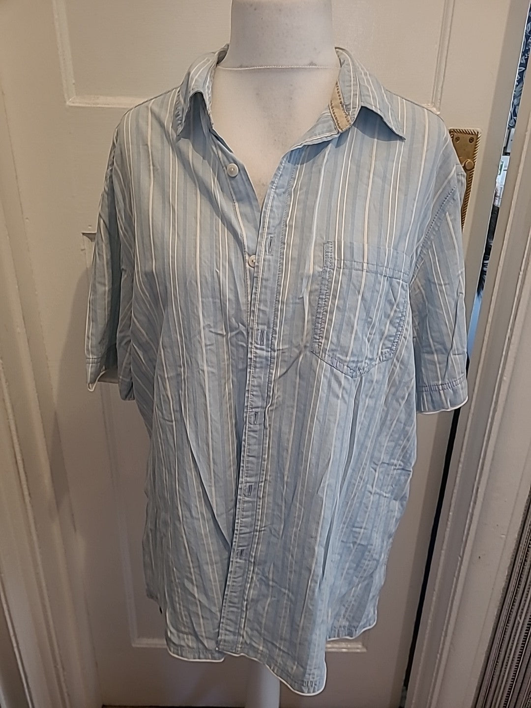 Mens North Coast Size XL Blue And White Striped Short Sleeved Shirt