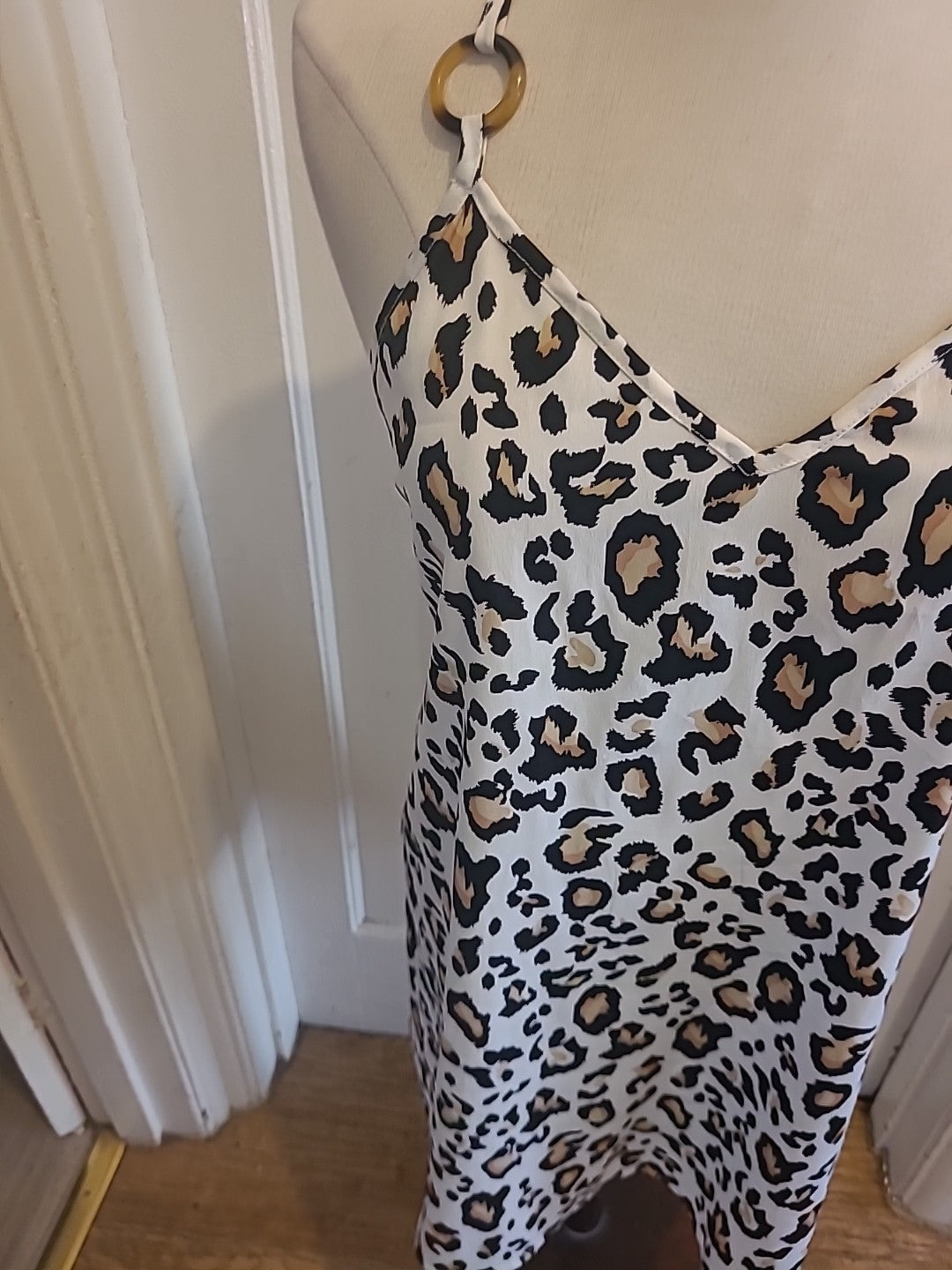 Ladies New Look Size Medium Leopard Print Sleeveless Tshirt