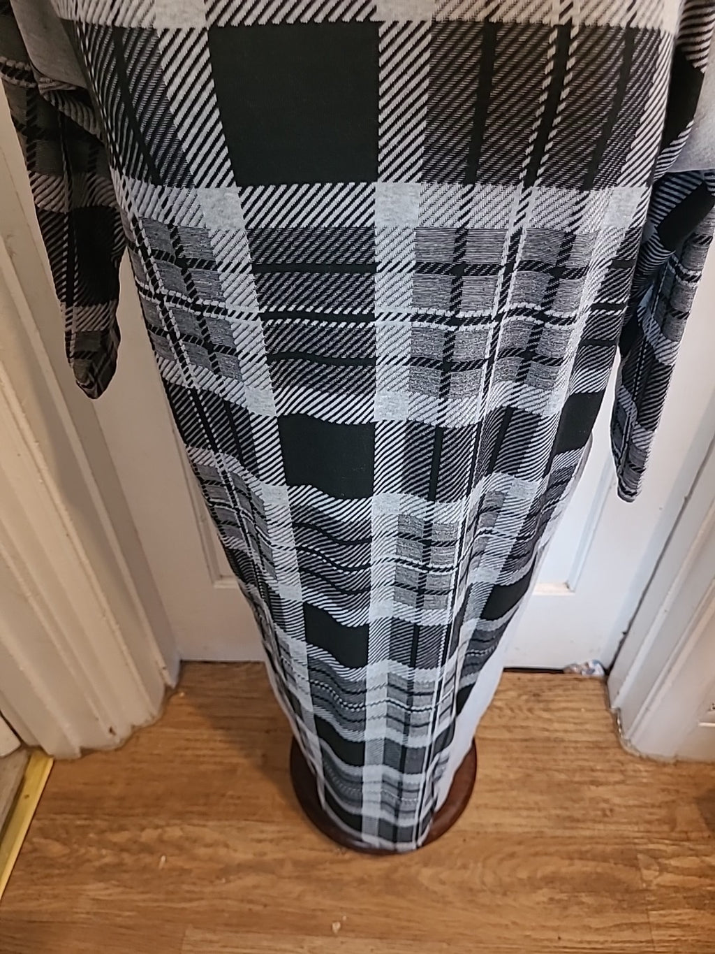 Ladies Asos Size 10 Grey Check Mid Sleeved Dress