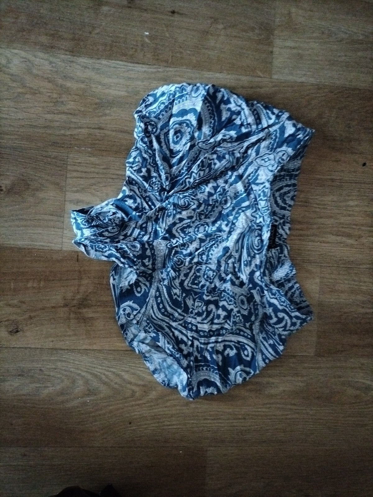 Ladies Boohoo Size 10 Blue And White Elasticated Short Shorts