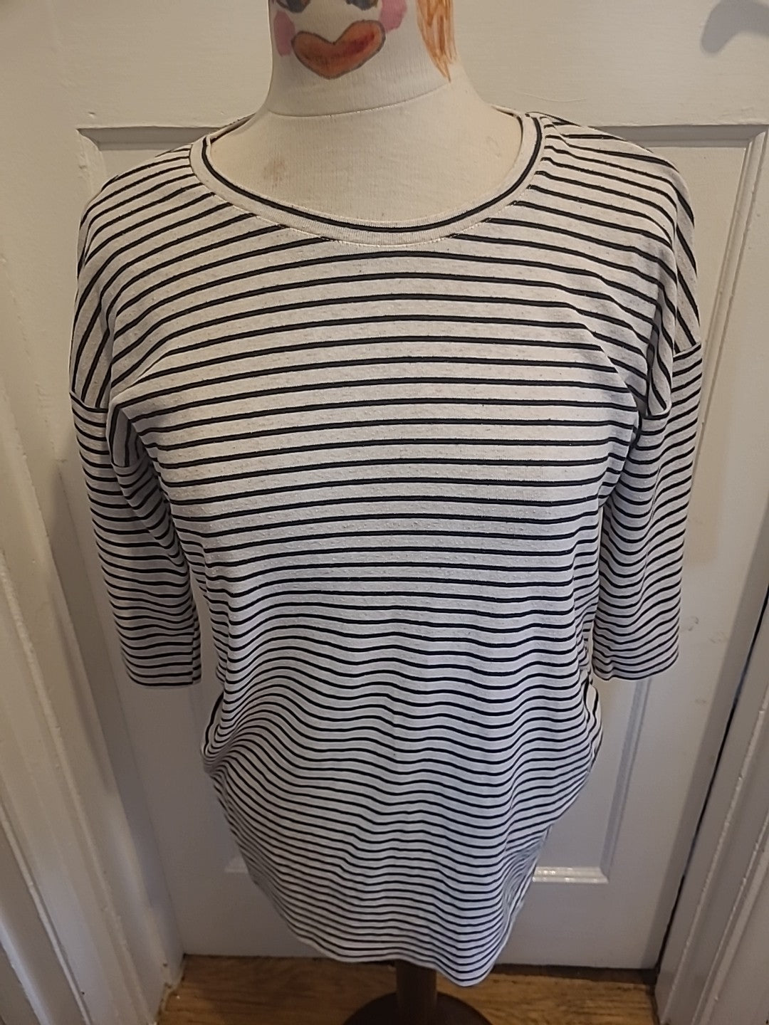 Ladies New Look Maternity Size 8 Cream And Black Striped Tshirt
