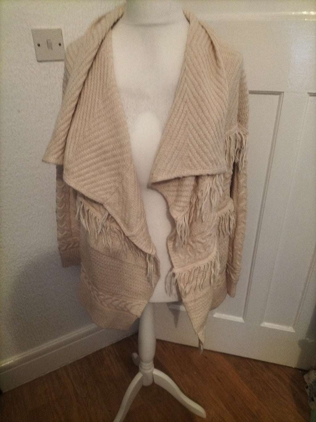 Ladies H&M Size Large Beige Knit Cardigan Heavy