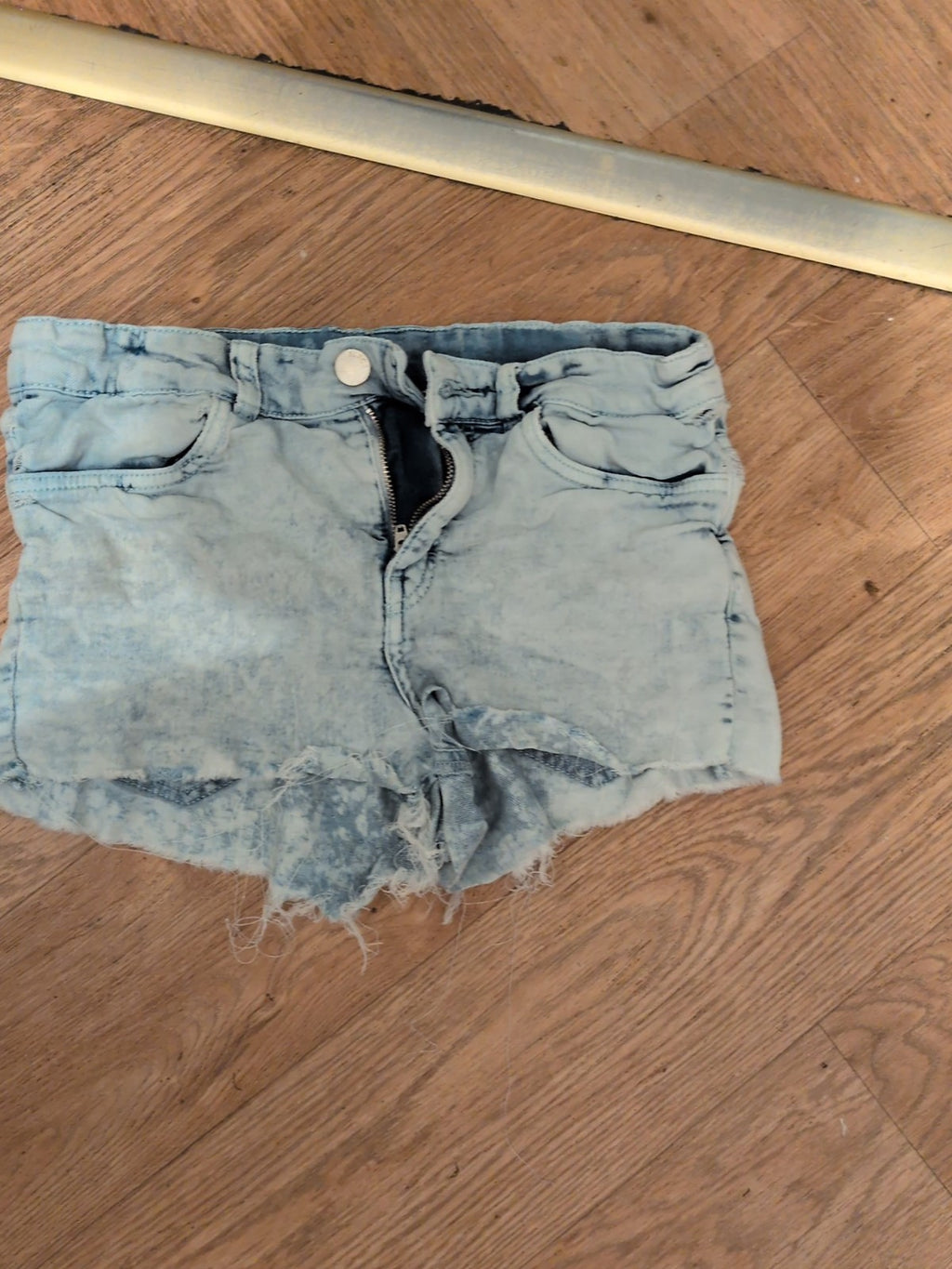 Divided 12 Pale Fray Hem Hot Pants Denim