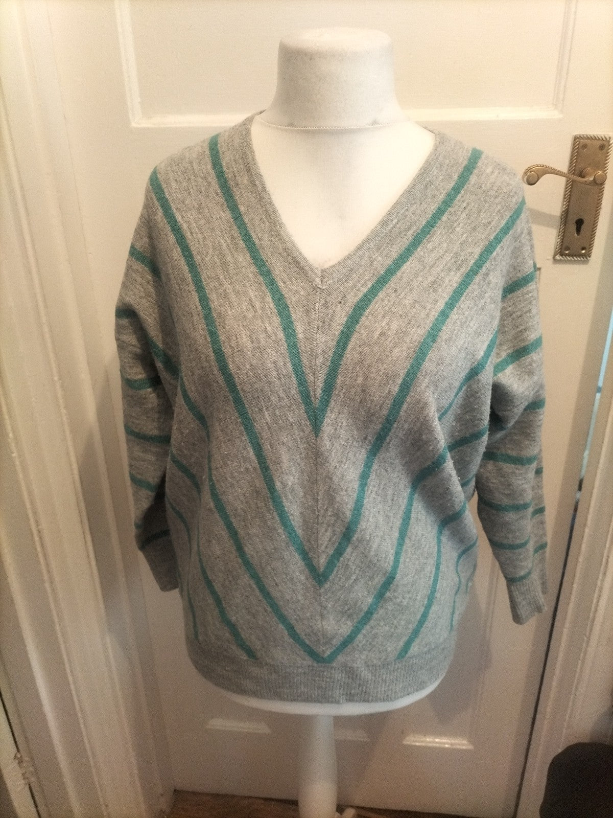 Ladies Bonmarche Size 12 Grey And Turquoise V Neck Jumper