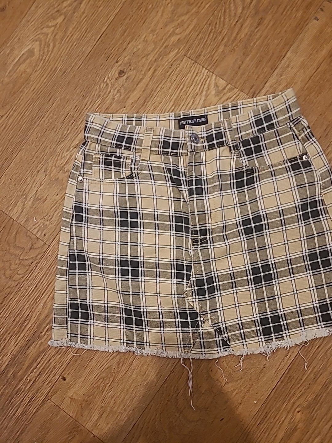 Ladies Prettylittlething Size 8 Beige Check Frayed Hem Skirt