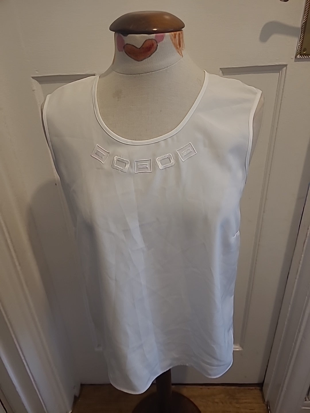 Ladies Oscsan B Size 12 White Sleeveless Top
