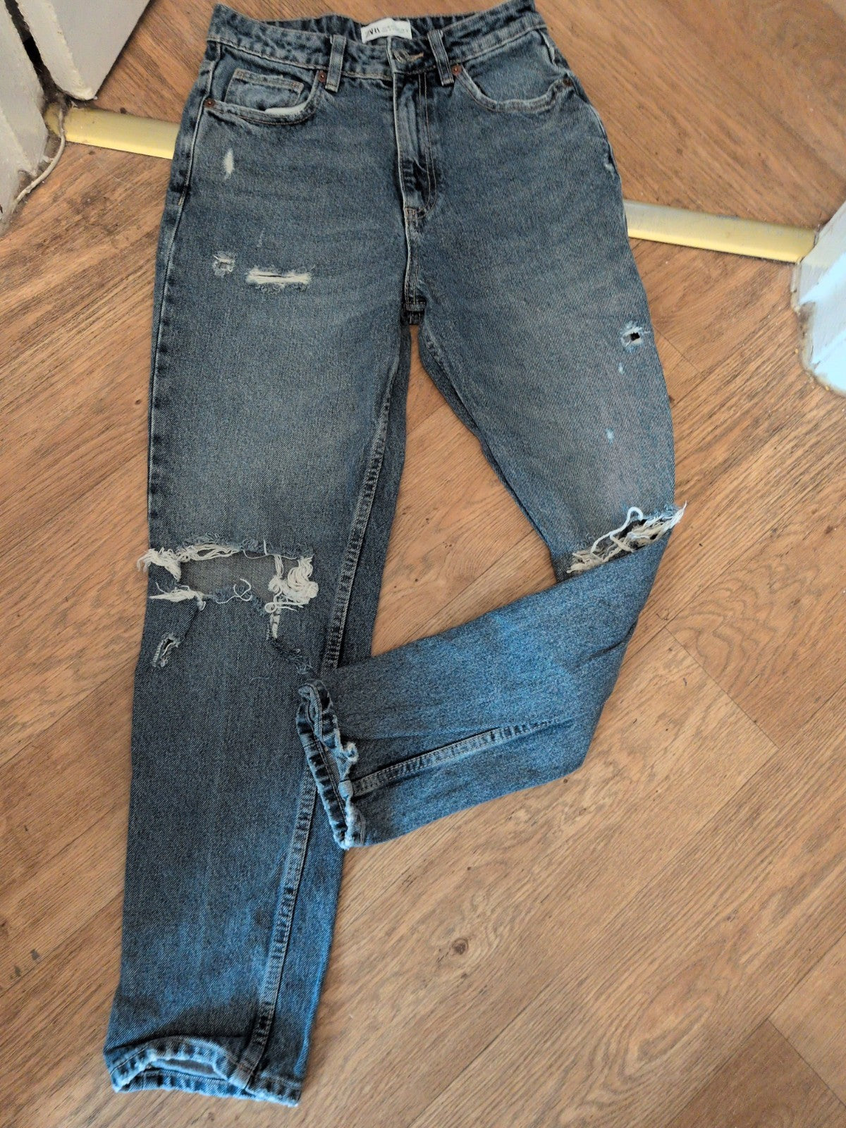 Ladies Zara Size 8 Denim Ripped Jeans