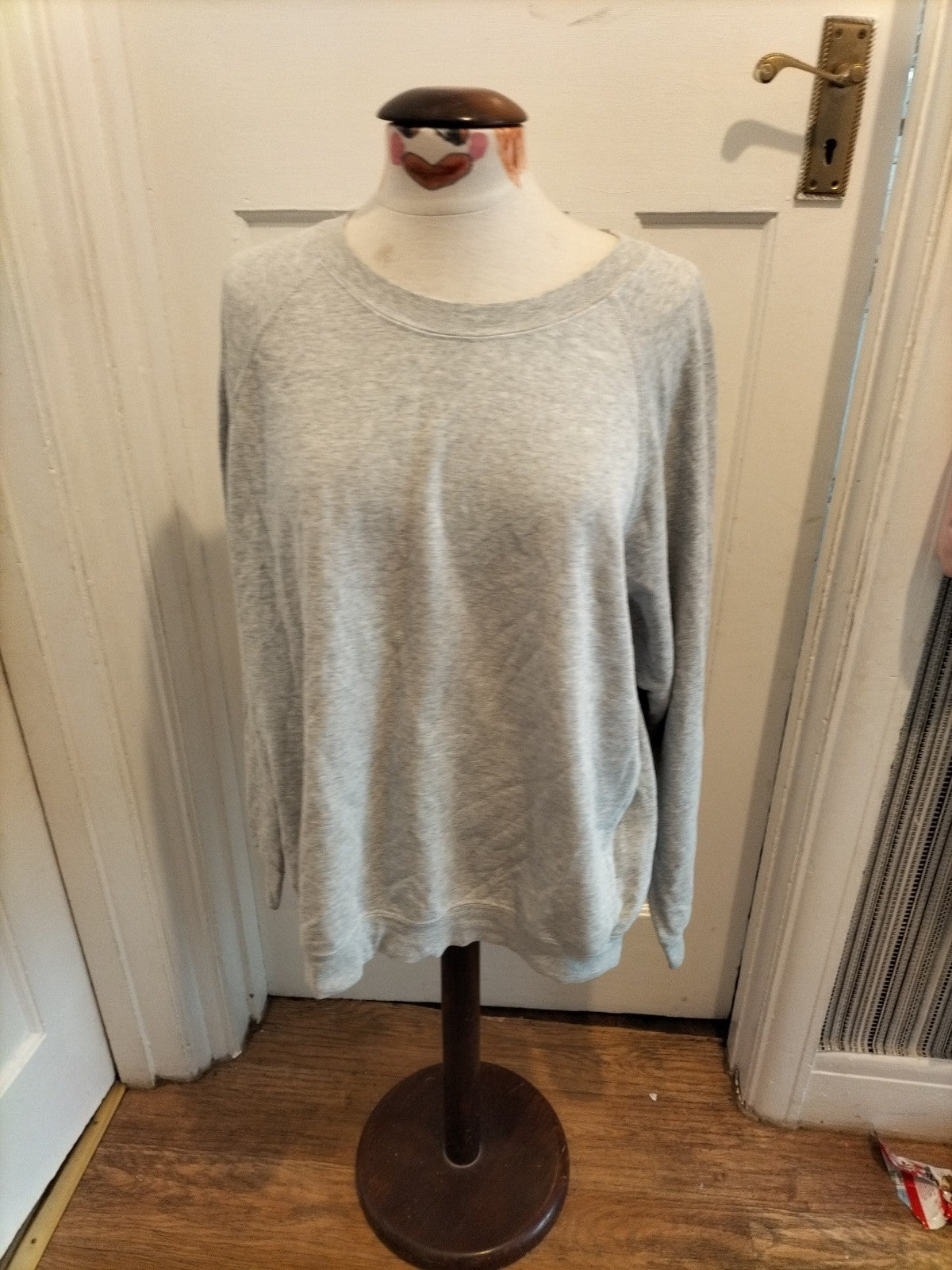 Mens Fruit Of The Loom Size XL Grey Long Sleeved Sweatshirt