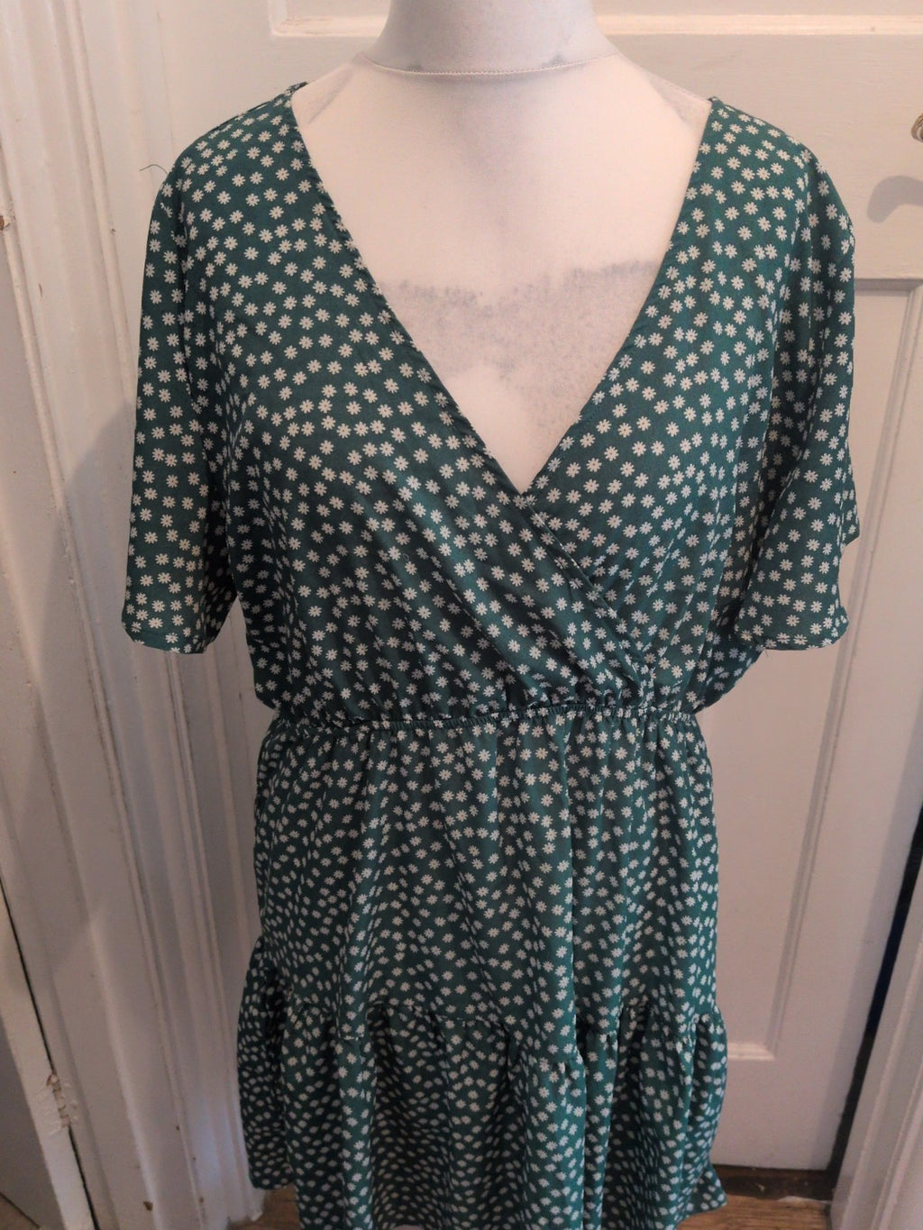 Shein Curve 2XL Green With White V Neck Dress