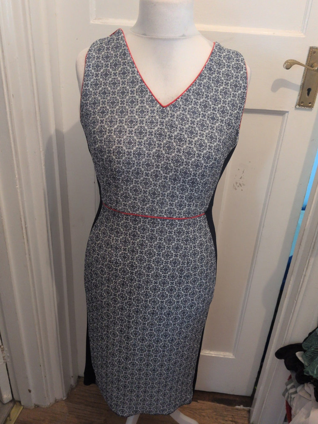 Ladies Tu Size 12 Navy And White With Orange Trim Sleeveless Dress
