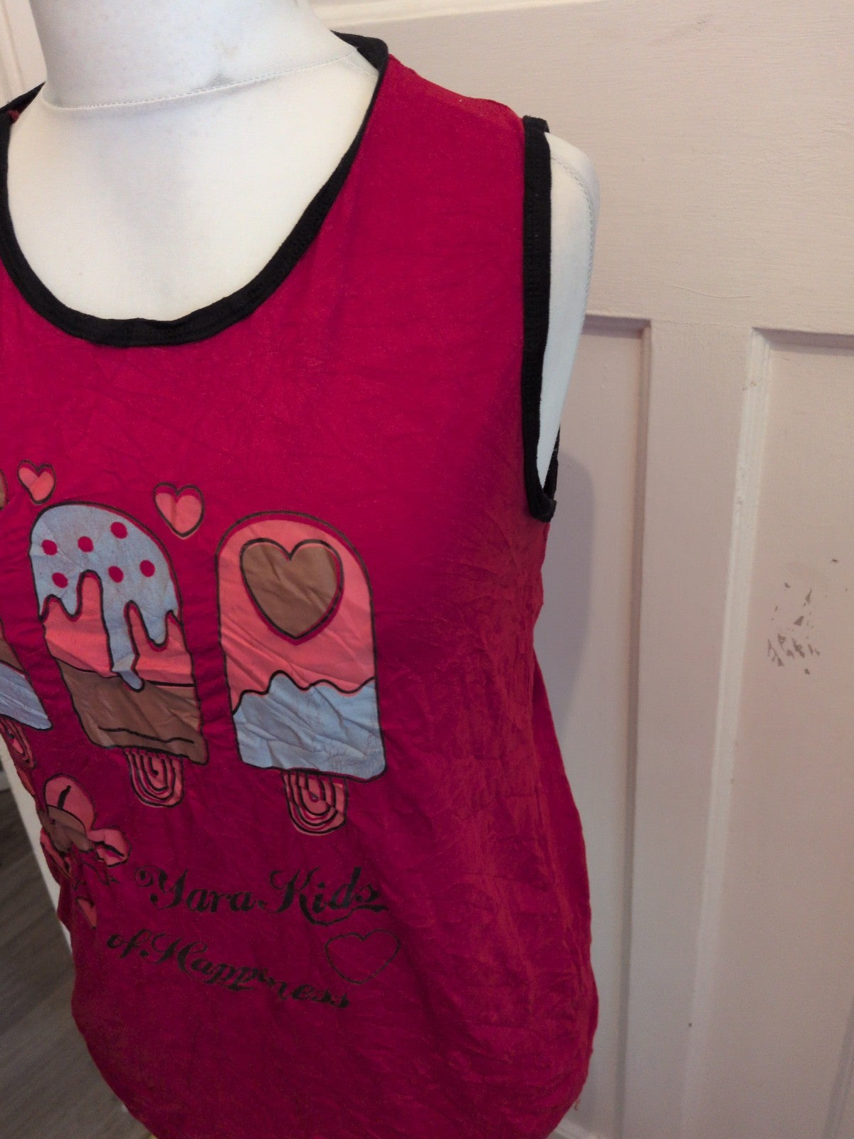 Medium Burgundy Sleeveless Printed T-shirt